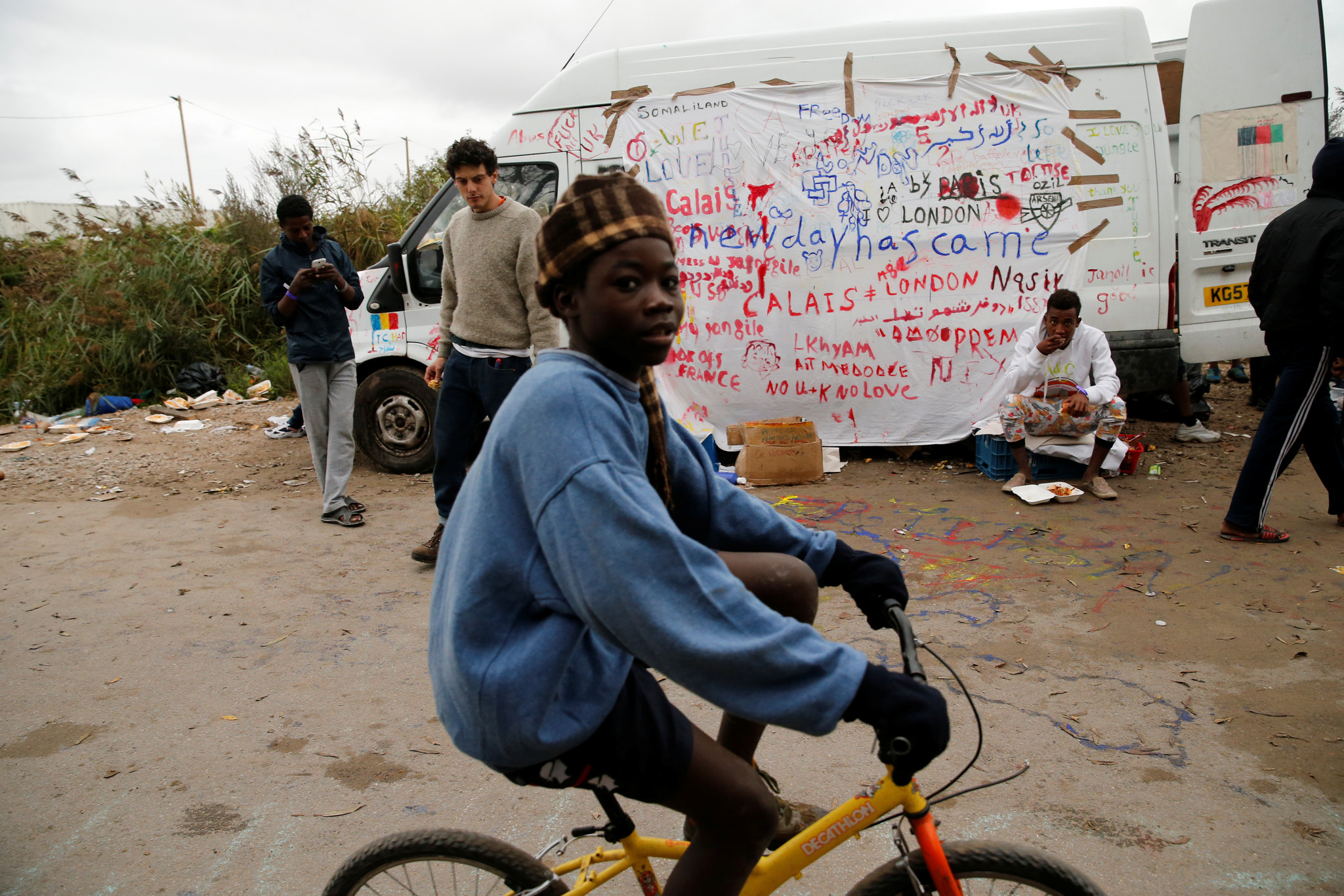 Vis O Crian As Sem Fam Lia Deixam Campo De Refugiados De Calais