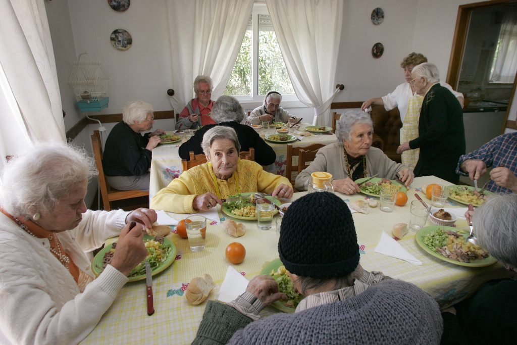 Visão Lares idosos e alimentação