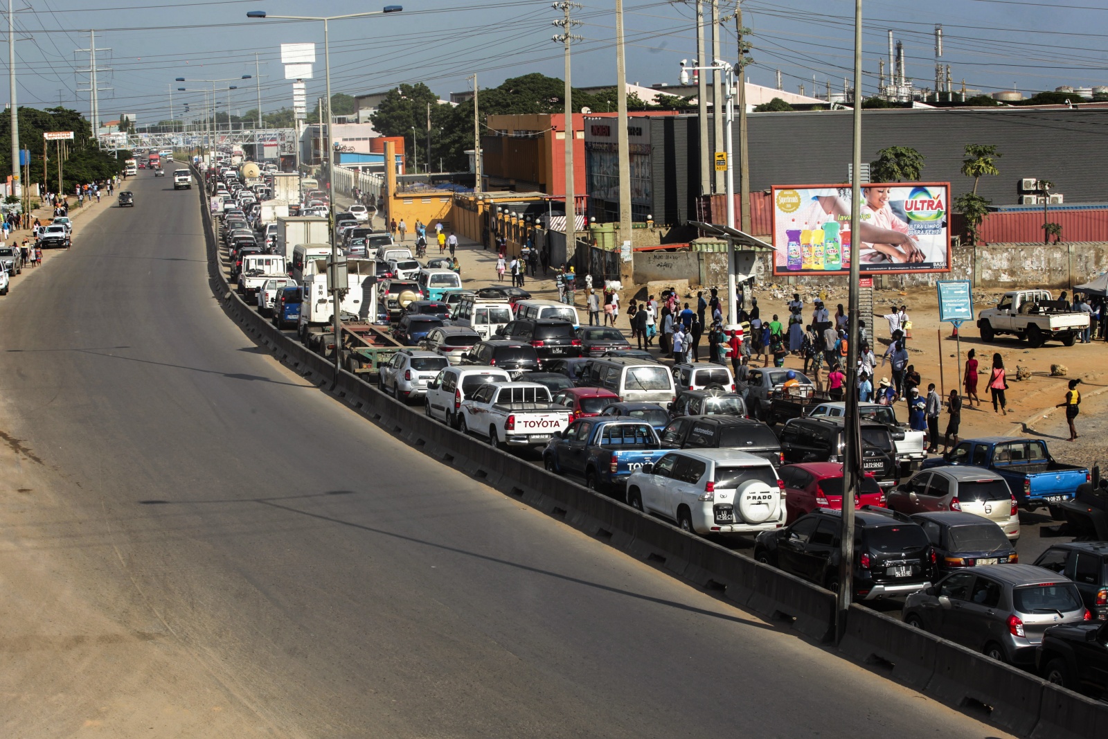 Vis O Tr S Mortos E Dez Feridos Em Acidentes De Via O Em Luanda No