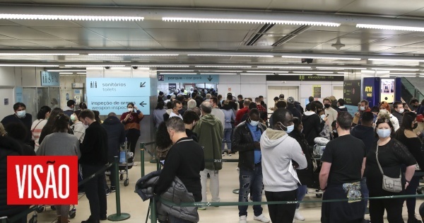 Visão Movimento nos aeroportos portugueses subiu 39 em 2021 para 24