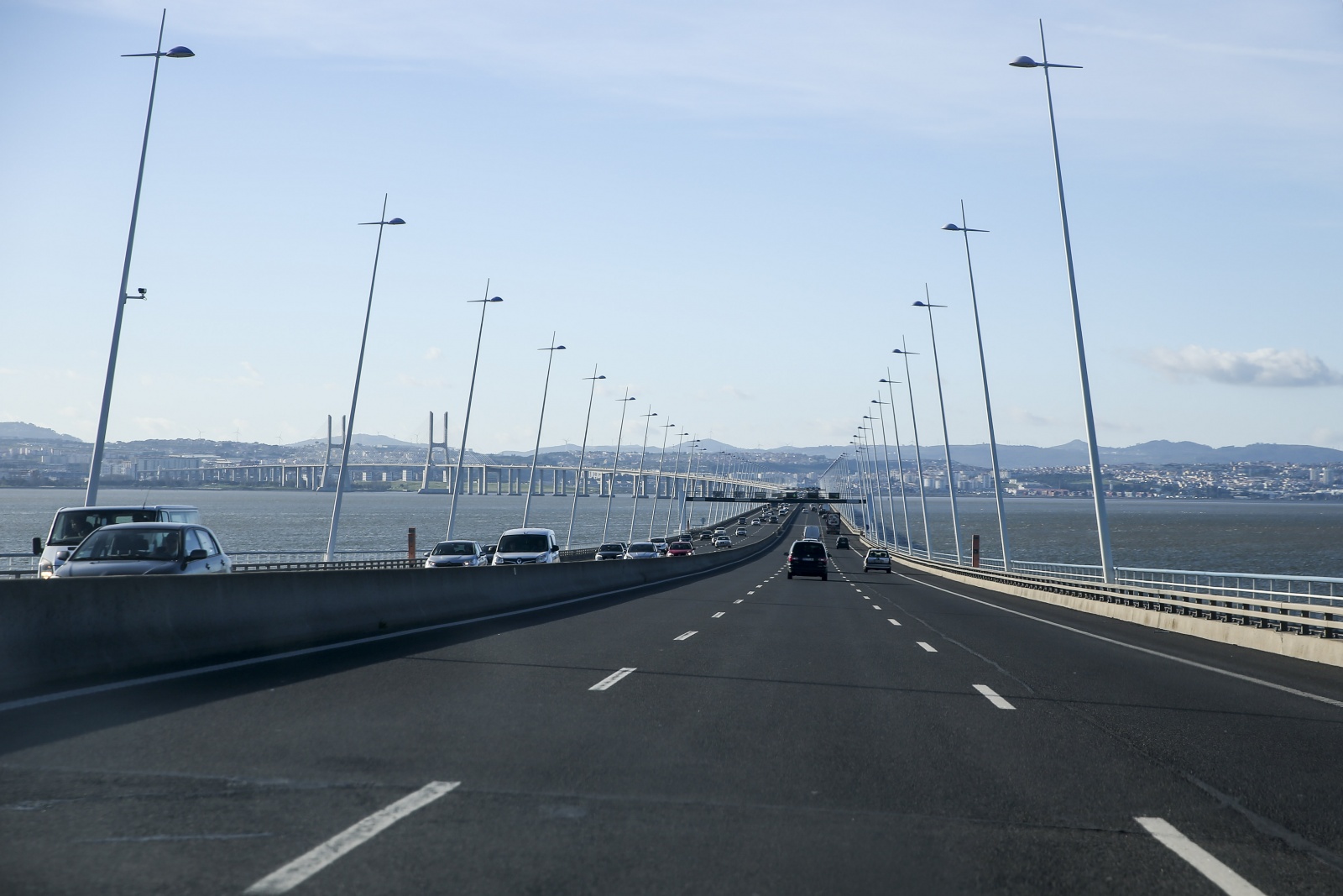 Visão Trânsito cortado na Ponte Vasco da Gama na noite de hoje para