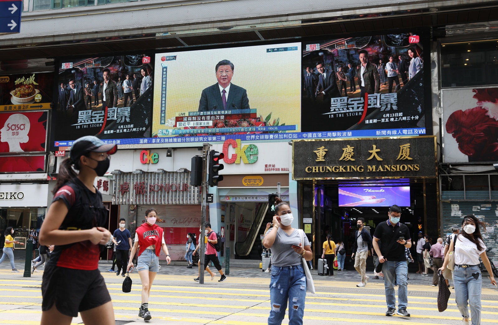 Visão Hong Kong 25 anos Verdadeira democracia começou regresso