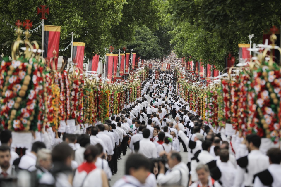 Vis O Festa Dos Tabuleiros Inscrita No Invent Rio De Patrim Nio