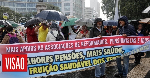 Visão Reformados marcham em Lisboa para exigir aumento mínimo de 70