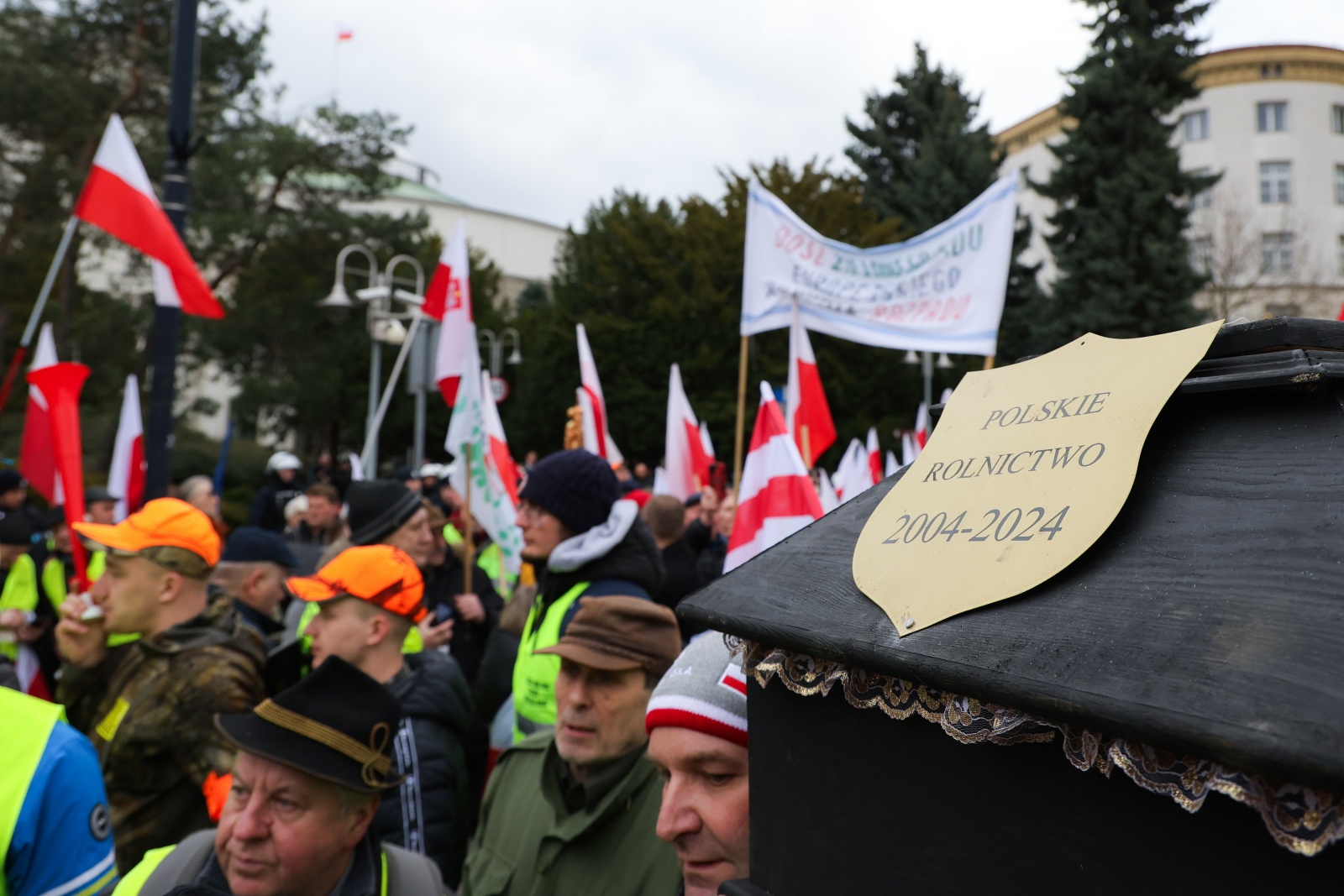 Vis O Milhares De Agricultores Protestam Em Vars Via Contra Leis