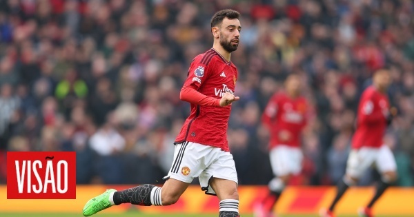 Visão Golo de Bruno Fernandes ajuda Manchester United a vencer na