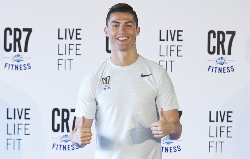 Caras Cristiano Ronaldo reaparece em público entre rumores de que