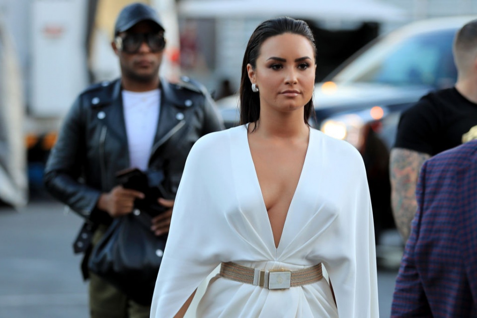 Caras Demi Lovato Revela Ter Ficado Sequelas Visuais E Auditivas