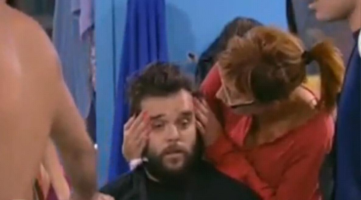 Hélio é agredido por Wilson.JPG