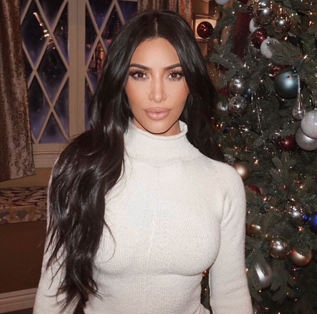 Holofote Kim Kardashian já decorou a casa para o Natal