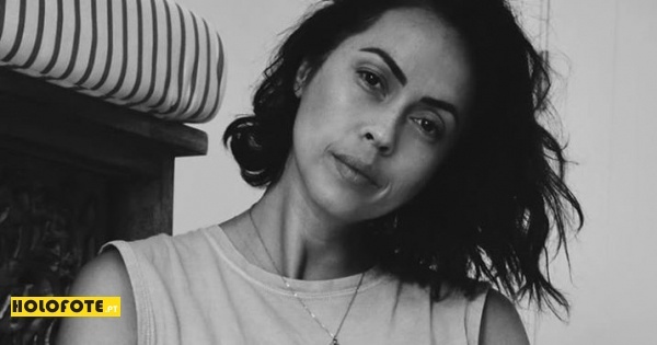 Débora Monteiro publica foto em lingerie e revela quantos quilos engordou na gravidez