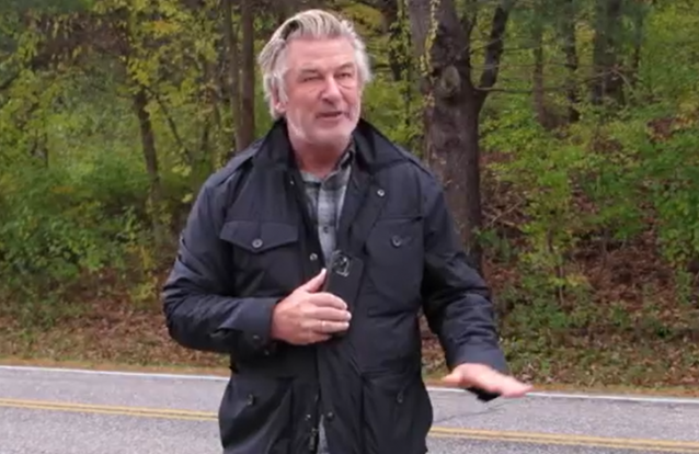 Alec Baldwin acusado (de novo) de homicídio involuntário