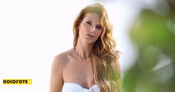 Cristina Ferreira deslumbra em novas fotos de biquíni