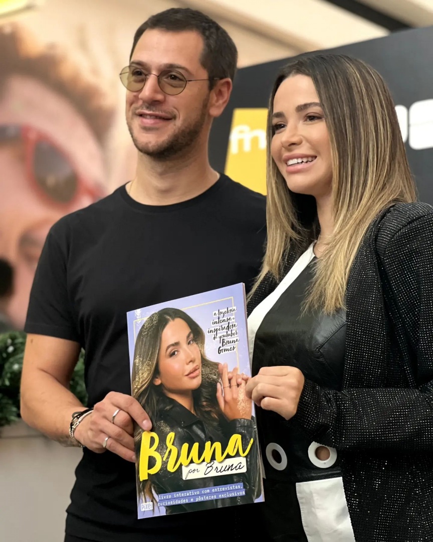 Bruna Gomes e Bernardo Sousa em sessão de autógrafos