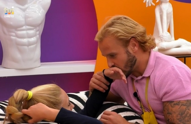 Clima 'aquece' entre Miguel e Bárbara