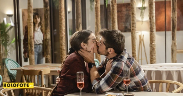 Em “Por ti”: Mia apanha Afonso e Alice aos beijos
