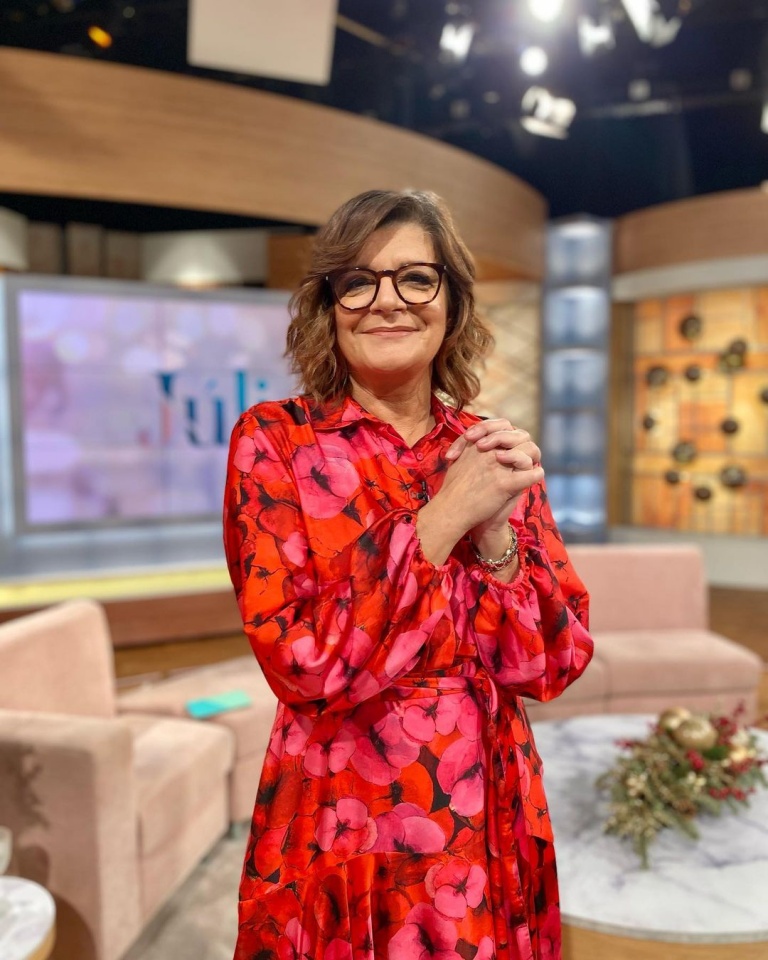 Júlia Pinheiro mostra-se ao lado da mãe