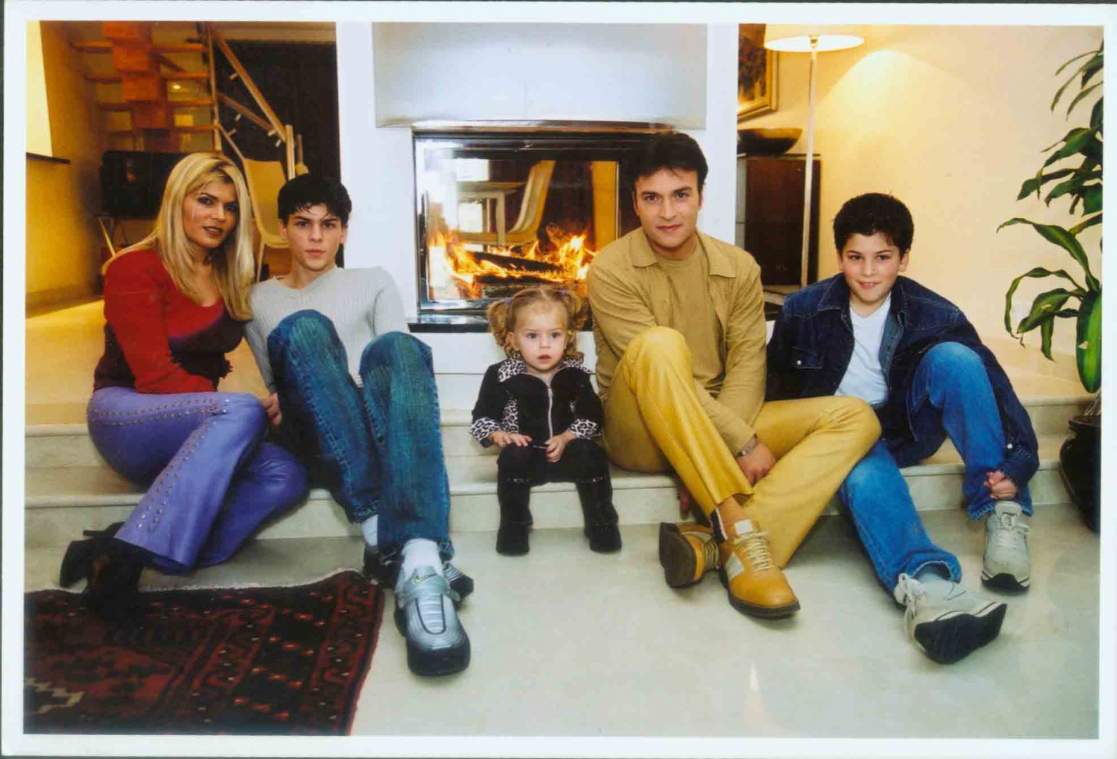 Tony Carreira em família. Com a ex-mulher, Fernanda Antunes, e os três filhos, Mickael, Sara e David