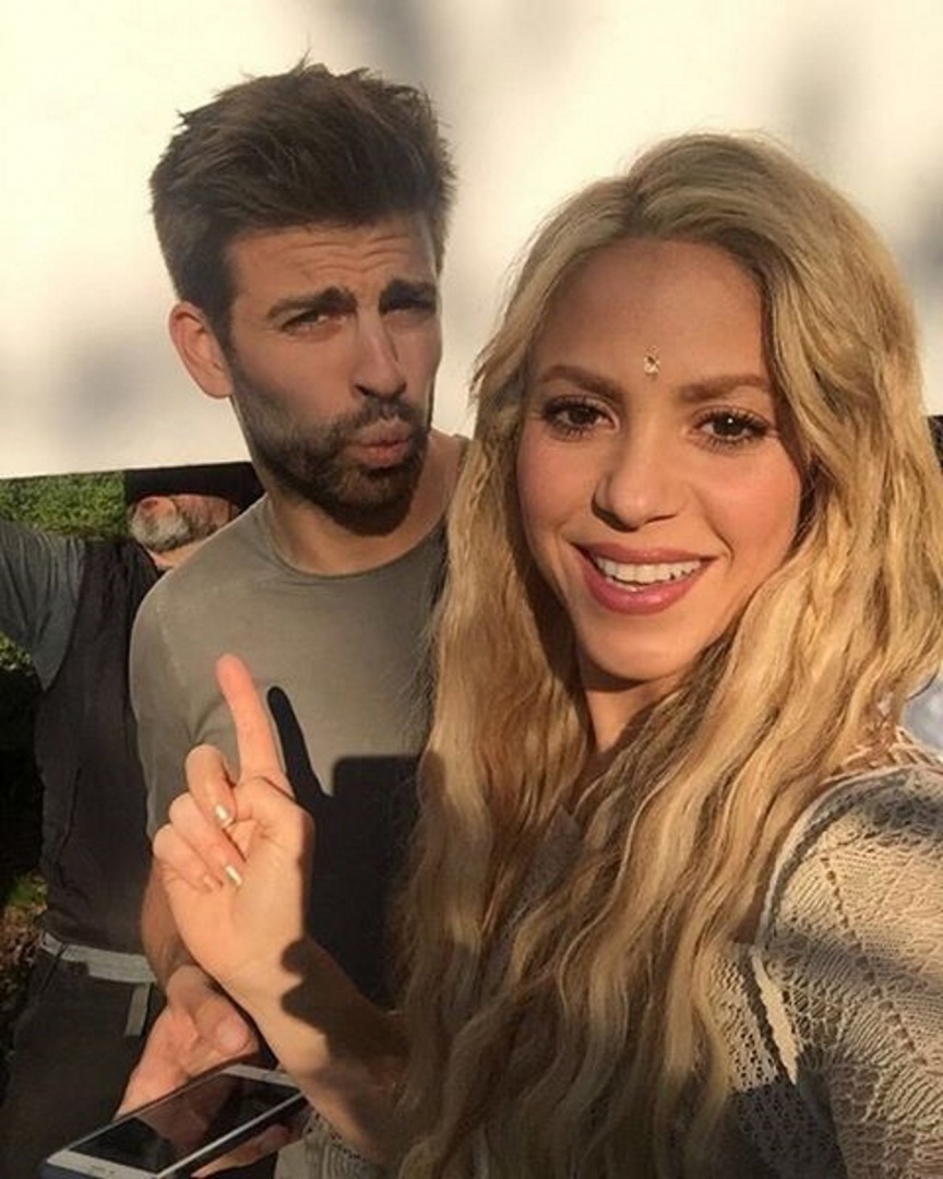 Shakira e piquê fazem anos