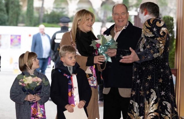 Mónaco: Alberto e Charlotte numa rara aparição com os filhos