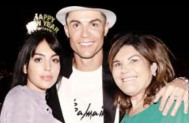 Dolores dá parabéns a Georgina