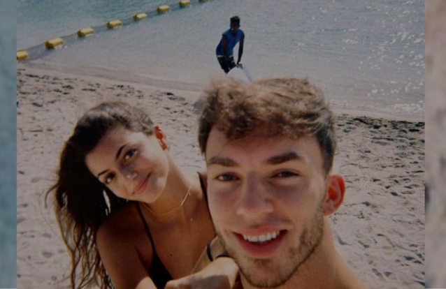 Francisca Cerqueira Gomes dá parabéns ao namorado