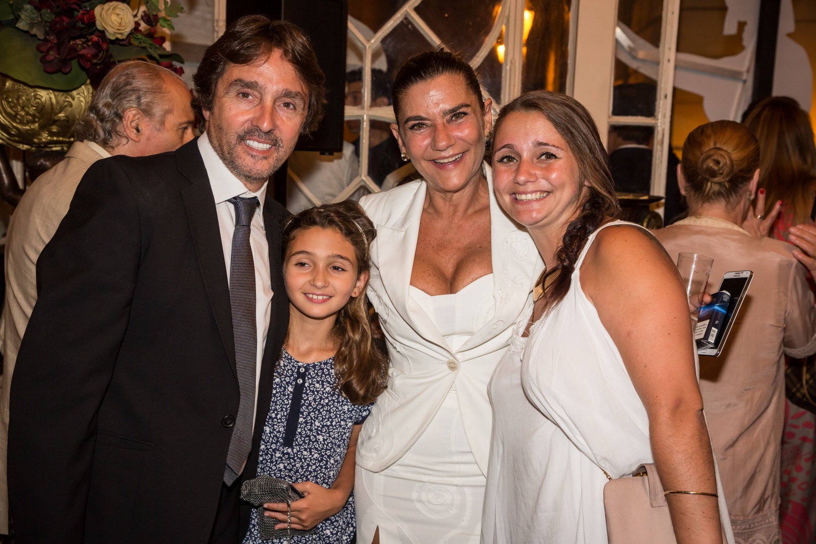 Erika Mota com os pais, o ex-casal de atores Carlos Cunha e Marina Mota. E ainda com a irmã, Joana, fruto da atual relação de Carlos Cunha