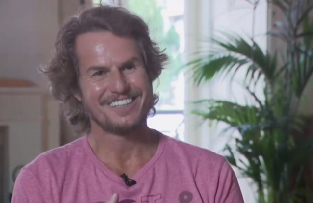 "Goucha" | Ricardo Trêpa emociona-se ao falar do avô: Manoel de Oliveira