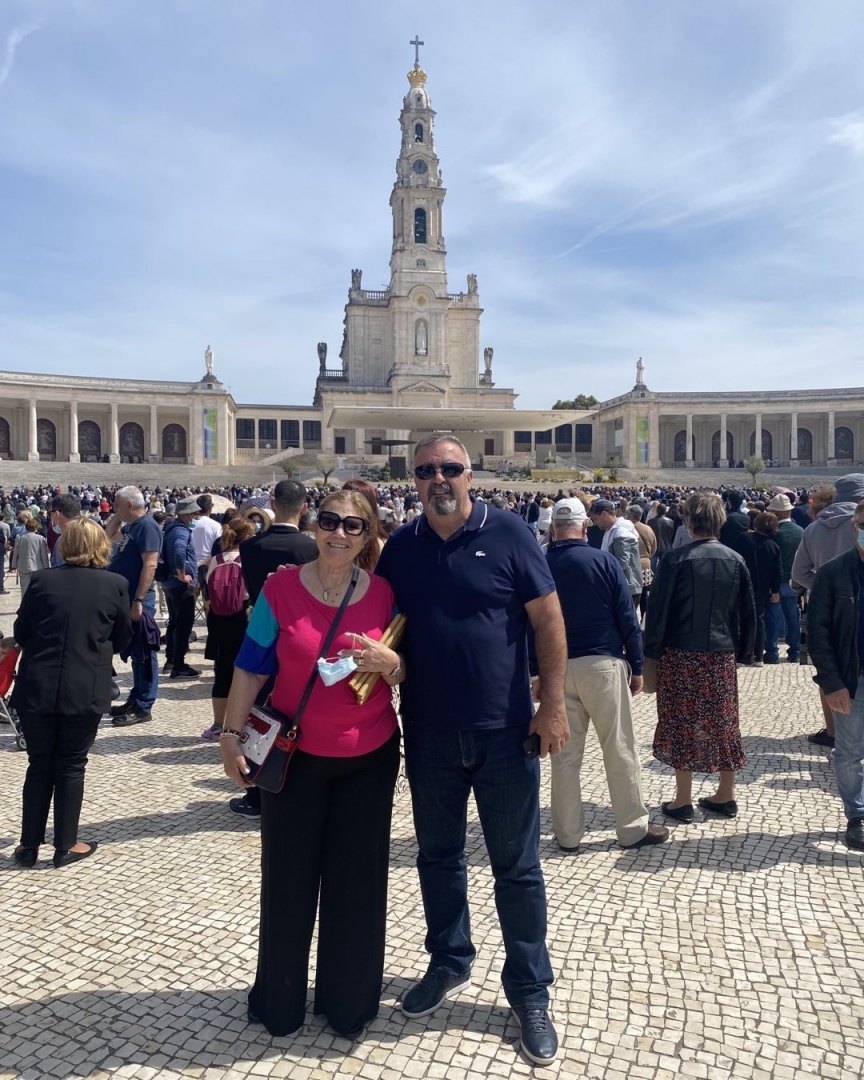 Dolores Aveiro dá os parabéns a um dos homens da sua vida