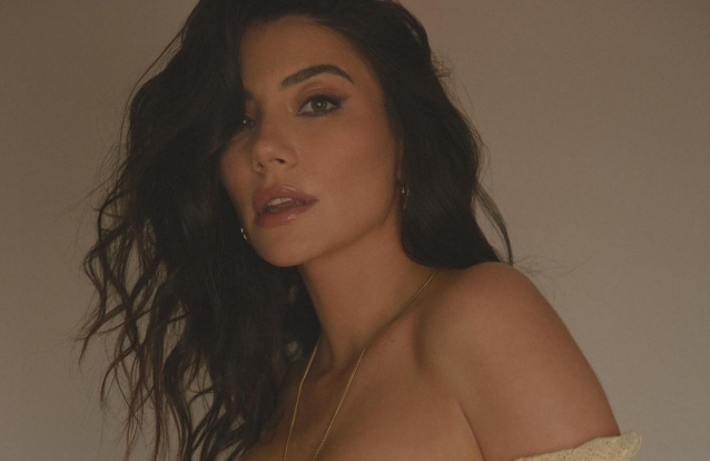 Carolina Carvalho mostra-se em lingerie depois de ter sido mãe