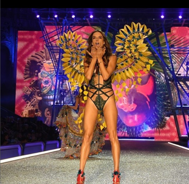 Desfile Da Victorias Secret Está De Volta Saiba Tudo No Holofote 0865