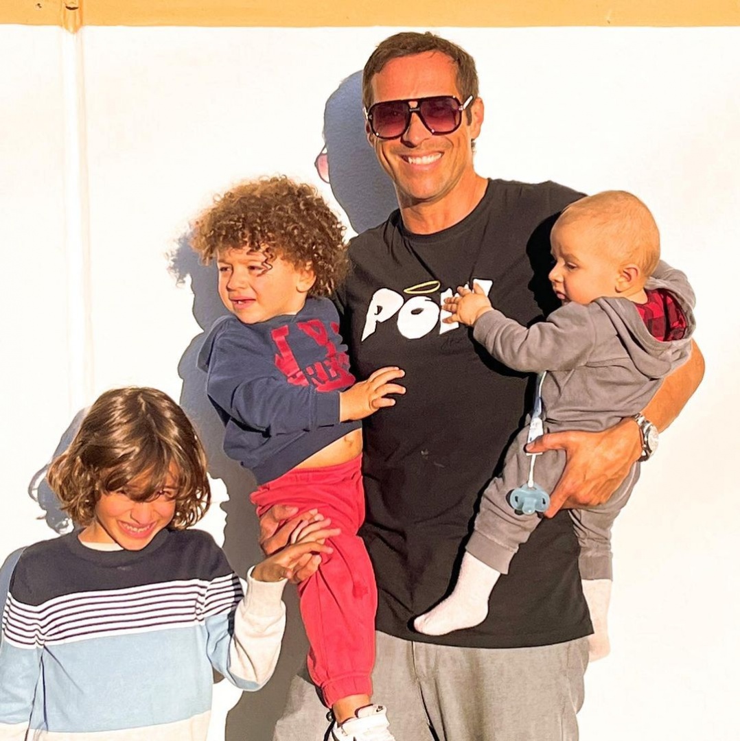 José Carlos Pereira partilha foto com os 3 filhos