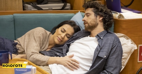 Em “Flor Sem Tempo”: Catarina apanha Vasco a dormir com Mariana