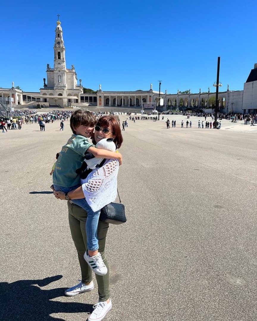 Carolina Deslandes dedica mensagem à ex-sogra