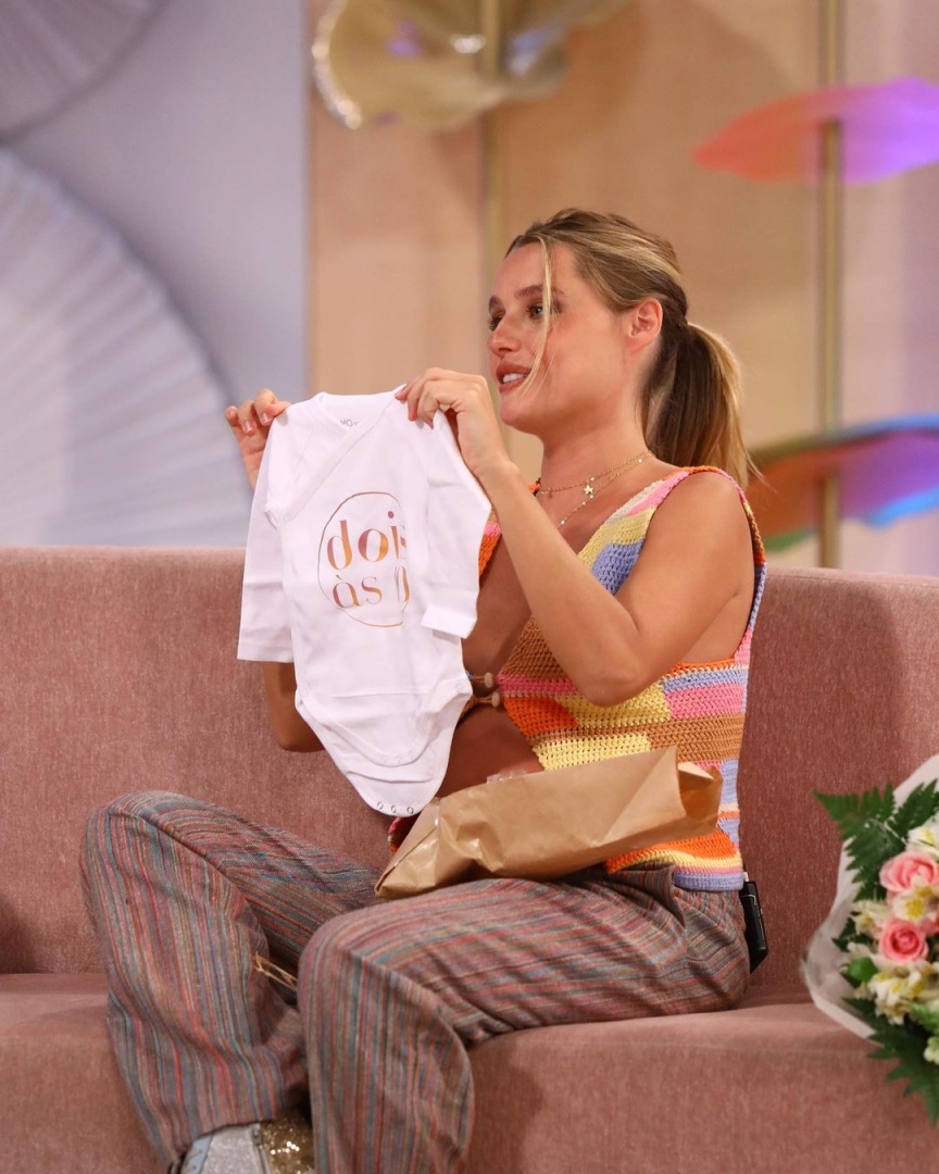 Kelly Bailey revela momento que sentiu o bebé mexer pela primeira vez