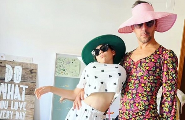 Jorge Corrula mascara-se com a filha. Veja as imagens