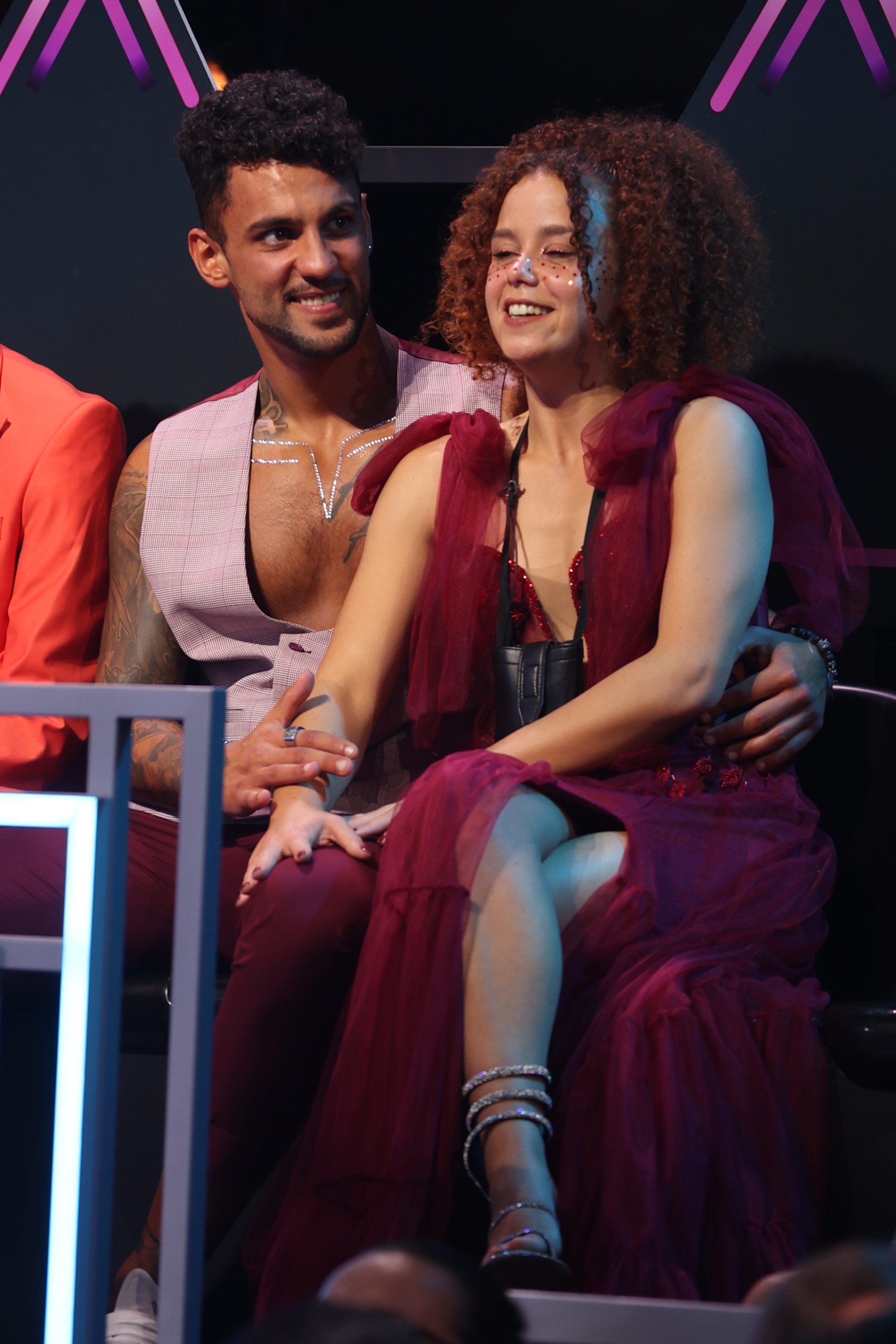 Moisés Figueira e Sara Sistelo não assumiram o namoro na final de "O Triângulo", na TVI. Ele ficou em 5º lugar e a atriz conquistou o 4º lugar. Foto: Divulgação/TVI