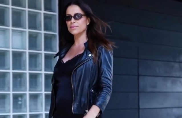 Dânia Neto a sentir-se "poderosa" com black look. Veja o vídeo!