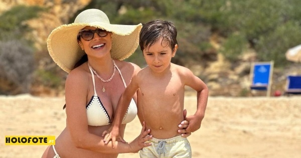 Dânia Neto mostra ‘barriguinha’ de grávida na praia, ao lado do filho e assume: “Este será o nosso último verão como filho único…”