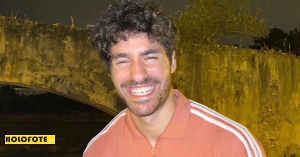 José Condessa mostra forma simples como celebrou aniversário
