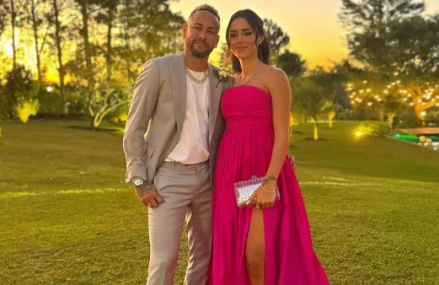 Neymar assume traição e pede perdão à noiva nas redes sociais