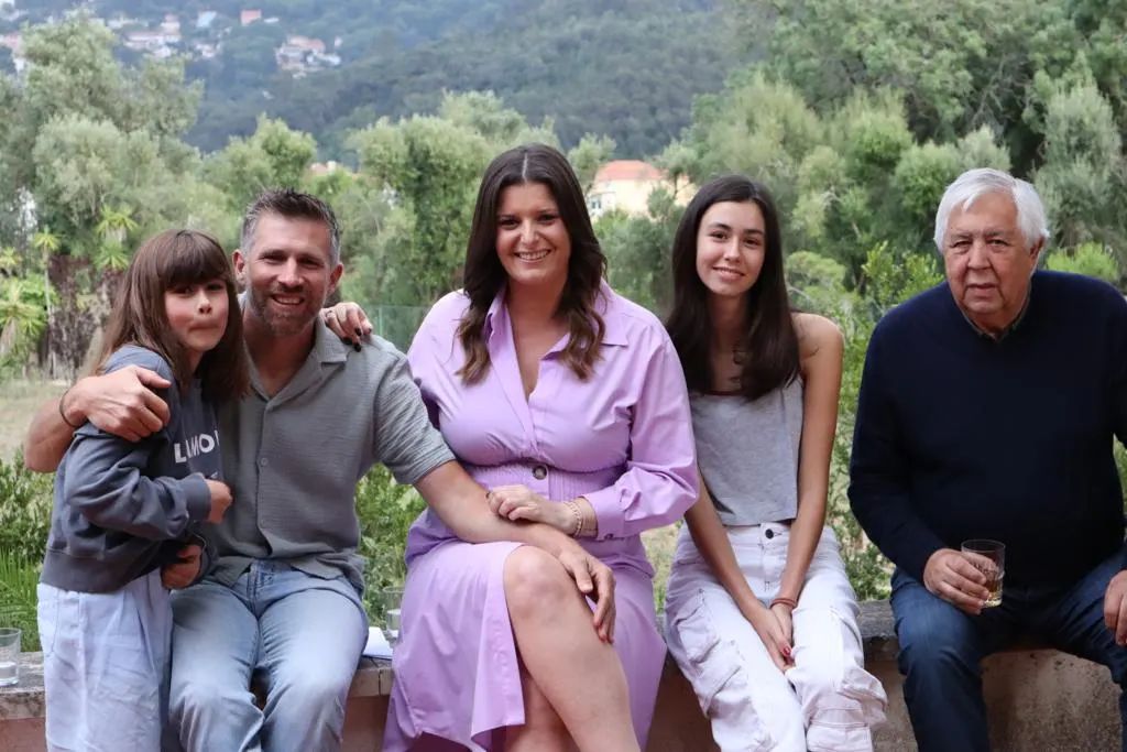 Pedro Bianchi Prata partilha foto com Maria Botelho Moniz e família