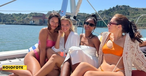 Margarida Corceiro diverte-se em barco com amigas
