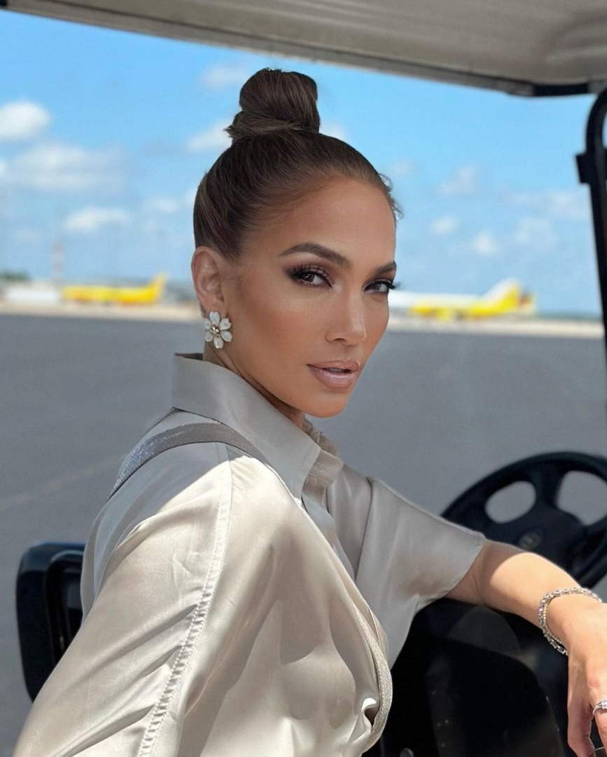 Os 5 Segredos de Jennifer Lopez para continuar deslumbrante aos 55 anos