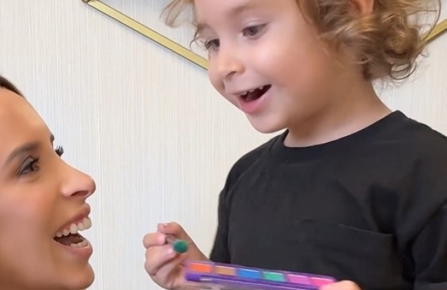 Mais de meio milhão de internautas rendidos aos talentos da filha de Helena Coelho. Veja o vídeo!