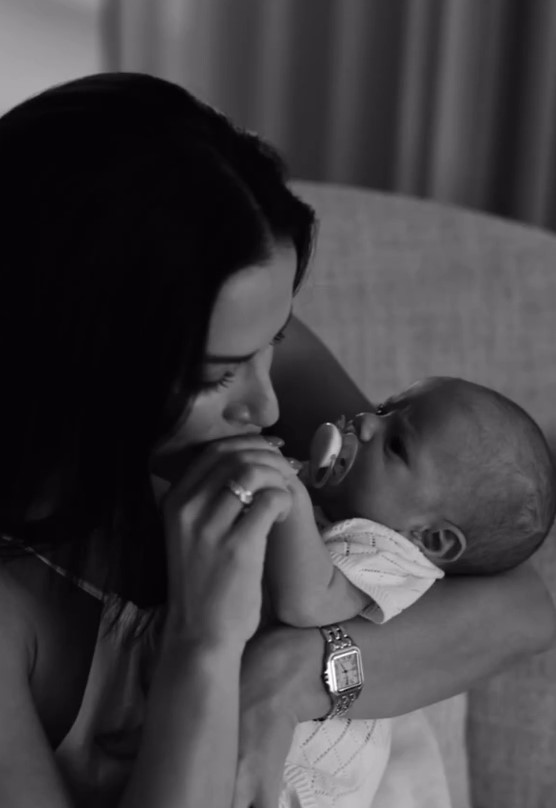 Dânia Neto derrete seguidores com novo vídeo do bebé: "Um mês de ti". Veja também a galeria de imagens!