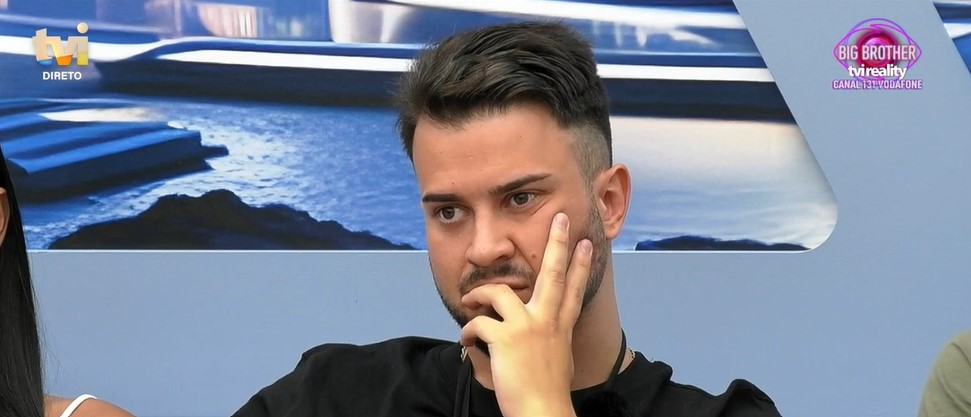 "Big Brother":Francisco Monteiro recebe advertência da ‘Voz’ e pede desculpa: “Vou tentar errar melhor da próxima vez”