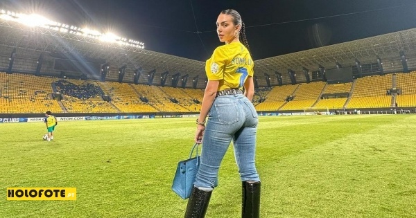 Georgina Rodriguez veste a camisola do Al Nassr para torcer por Cristiano Ronaldo