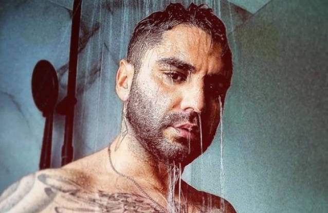 Queremos ver o Leandro a tomar banho? Se quisermos, está aqui...