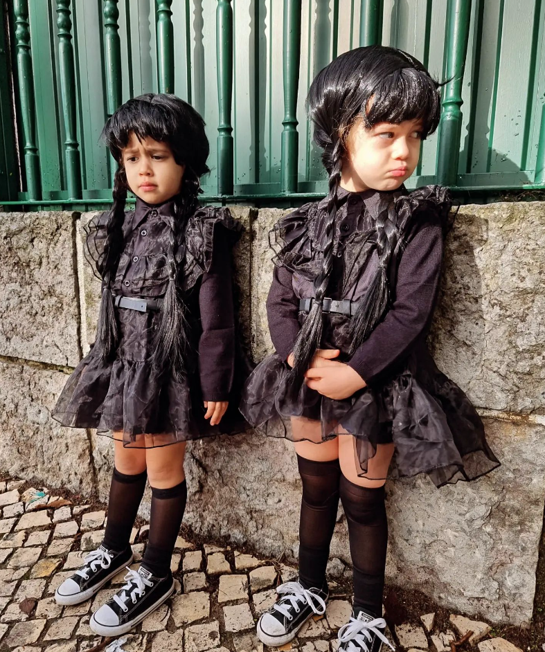 Débora Monteiro mostra filhas prontas para o Halloween: "Assustadoramente amorosas"